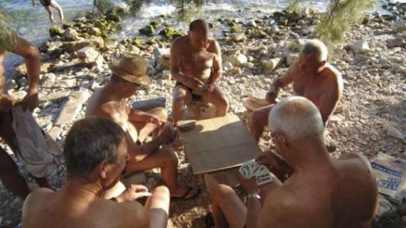 Hrvatski umirovljenici zakinuti za ljetovanje!