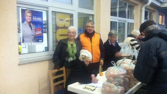 Jo&scaron; jedna podjela mandarina u Gare&scaron;nici