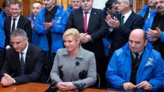 Kolinda Grabar Kitarović predala DIP-u 328.683 potpisa