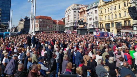 Održan prosvjed na Trgu BJJ u Zagrebu