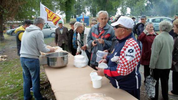 Osijek: BUZ dijelio grah za Praznik rada