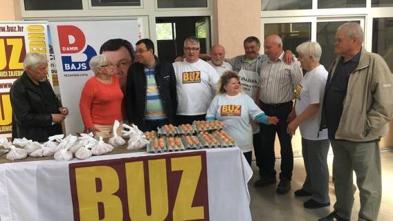Podjela hrane na tržnici u organizaciji BUZ - a Gare&scaron;nica