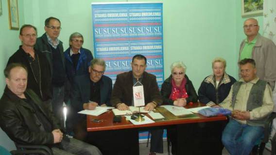 Podjela pisanica i predstravljanje pjesme u &egrave;ast 107. brigade HV