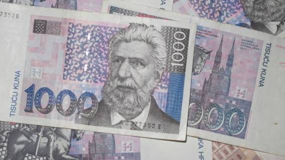 Ponovnim osnivanjem &bdquo;Nacionalnog vijeća&ldquo; do nove farse