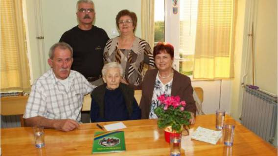 Posjeta baki elizabeti, najstarijoj &egrave;lanici SU-a u Osijeku