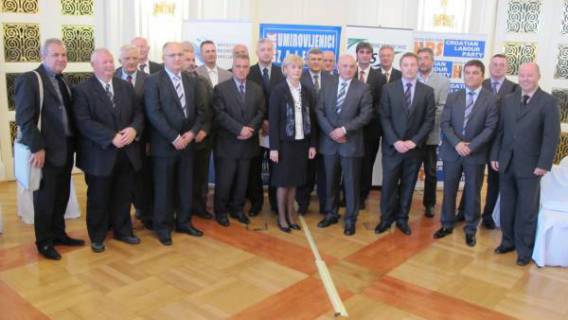 Predstavljena vlada koalicije stranaka BUZ - PGS - HRS