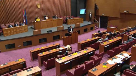 Vlada jo&scaron; jednom pokazala odlučnost da ne poveća mirovine